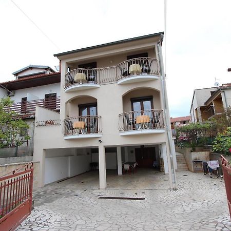 Apartments Fabris روفينج المظهر الخارجي الصورة