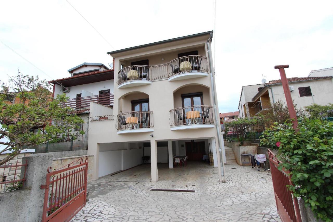 Apartments Fabris روفينج المظهر الخارجي الصورة